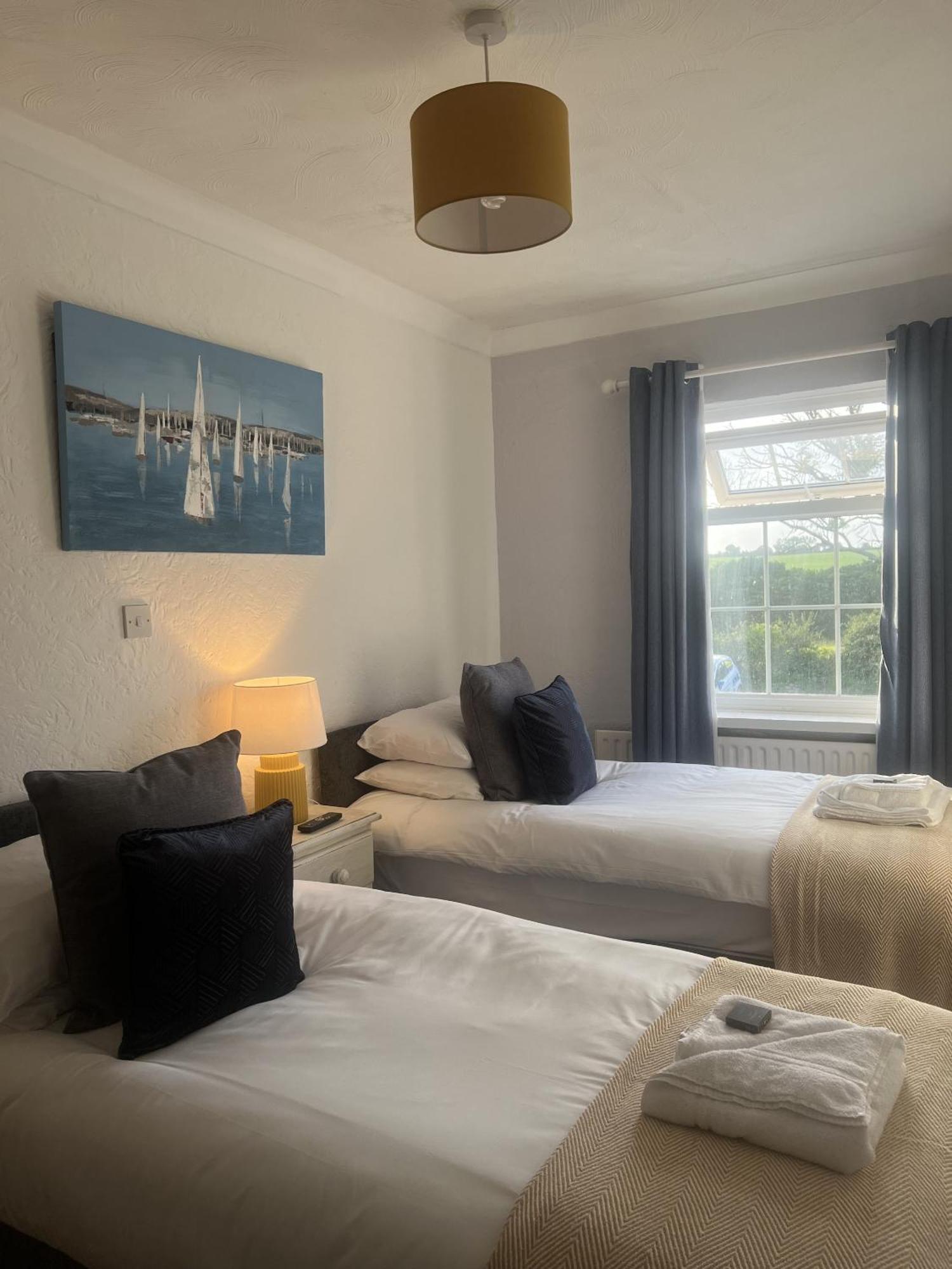 Ty Dderw Country Inn Moelfre Camera foto