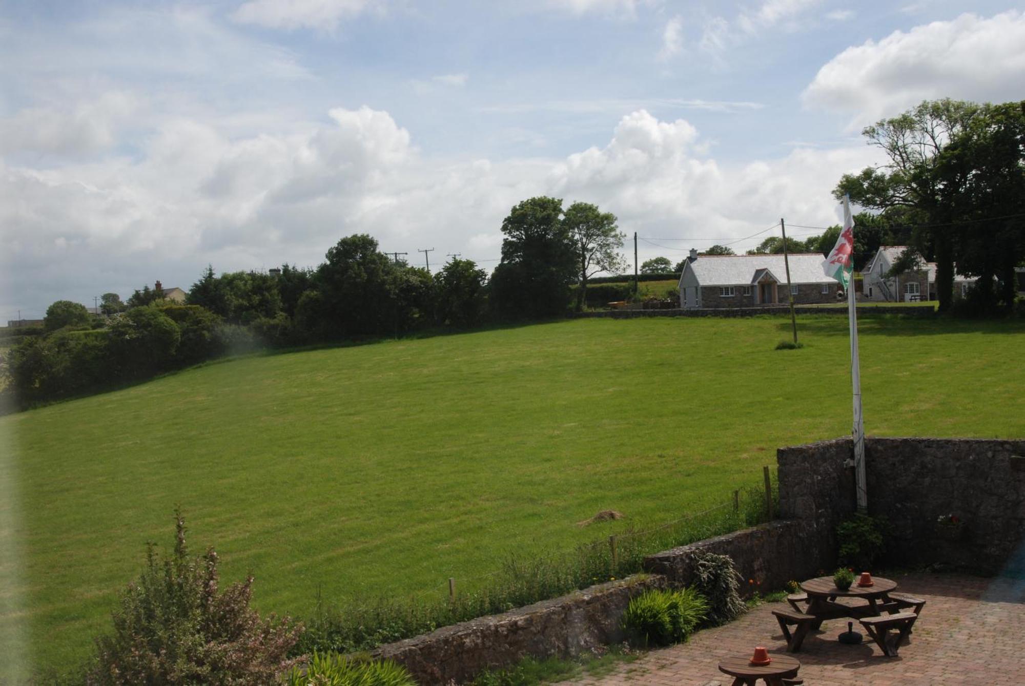Ty Dderw Country Inn Moelfre Esterno foto
