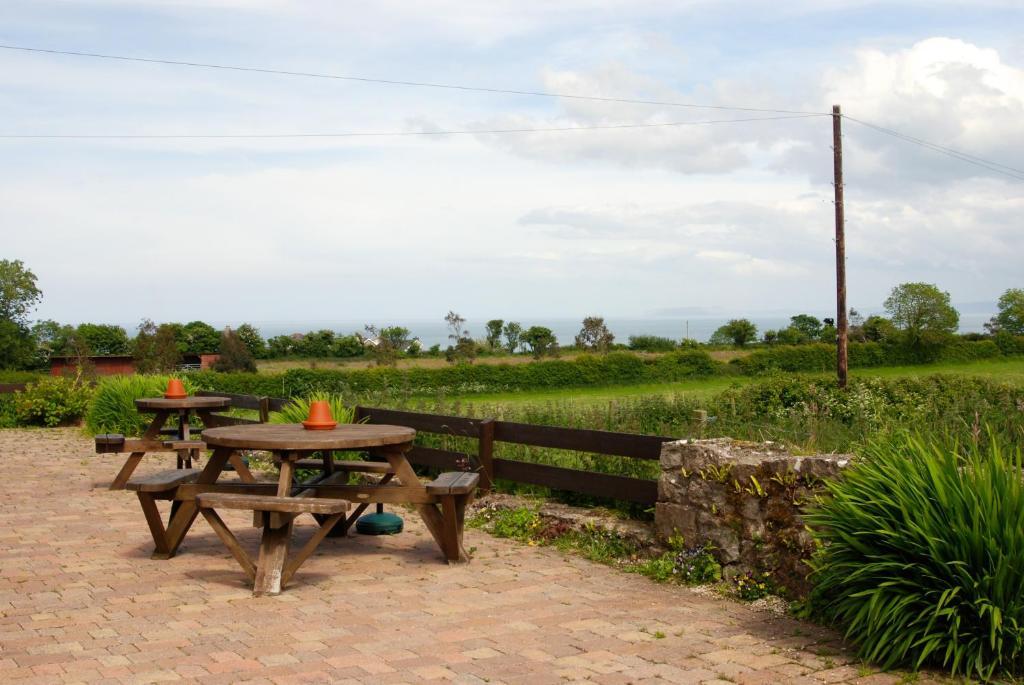 Ty Dderw Country Inn Moelfre Esterno foto