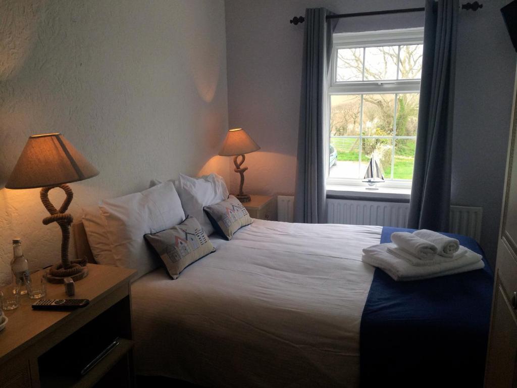 Ty Dderw Country Inn Moelfre Esterno foto